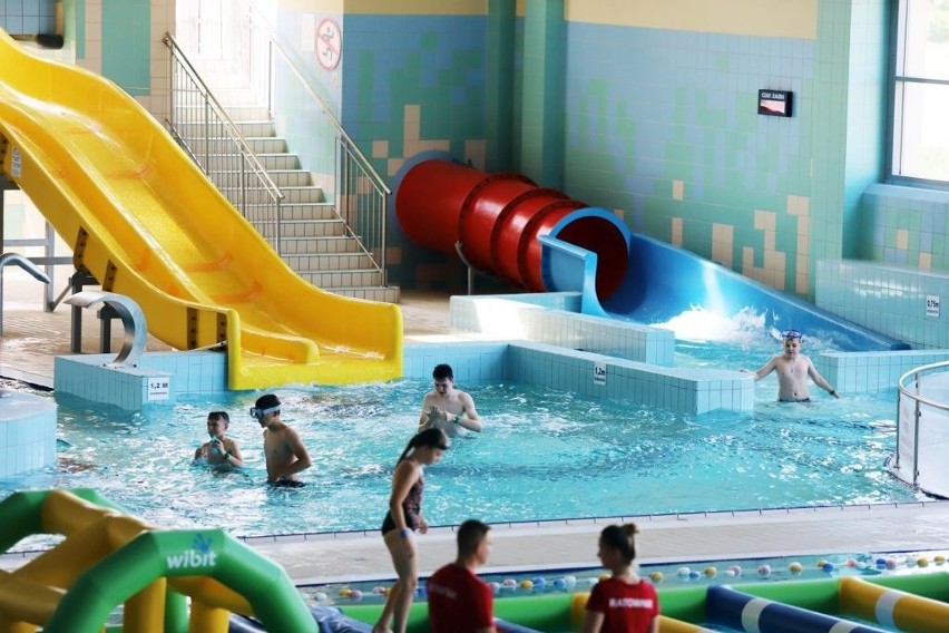 Ostrołęka. Park Wodny "Aquarium" znów otwarty. Bezpłatne zajęcia nauki pływania dla dzieci i młodzieży przez całe wakacje