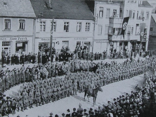 Miastko w 1939 roku, już po rozpoczęciu wojny. Stacjonowały tu wojska niemieckie. 