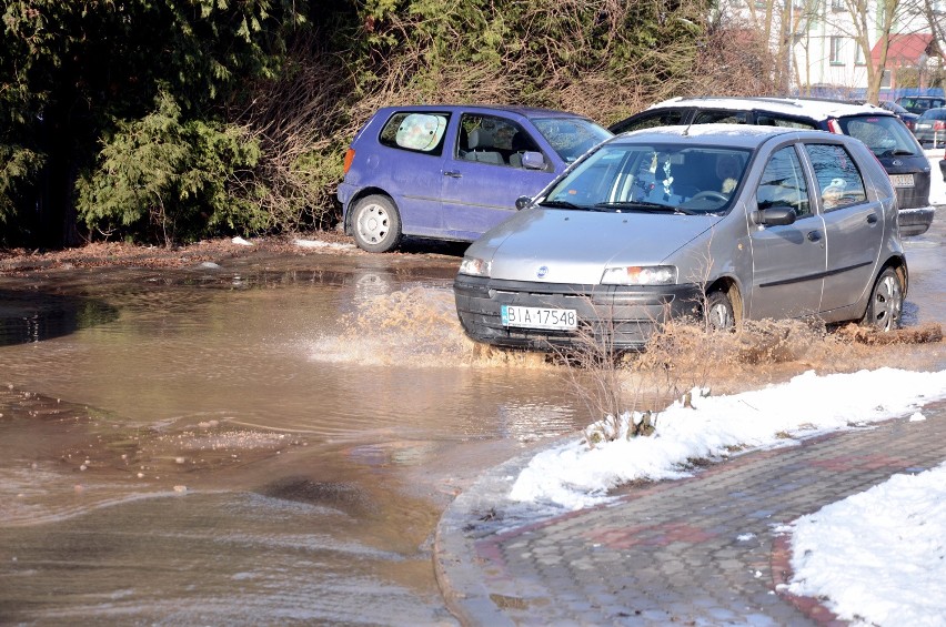 Awaria sieci wodociągowej na osiedlu Wysoki Stoczek