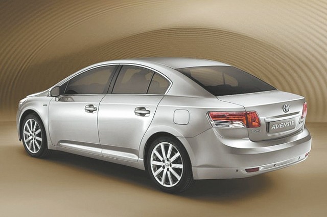 Avensis trzeciej generacji jest już dostępna w salonach Toyoty