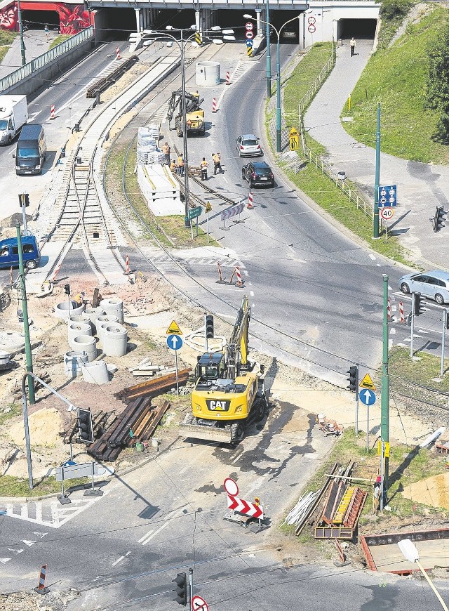 Na skrzyżowaniu trwa remont torów tramwajowych