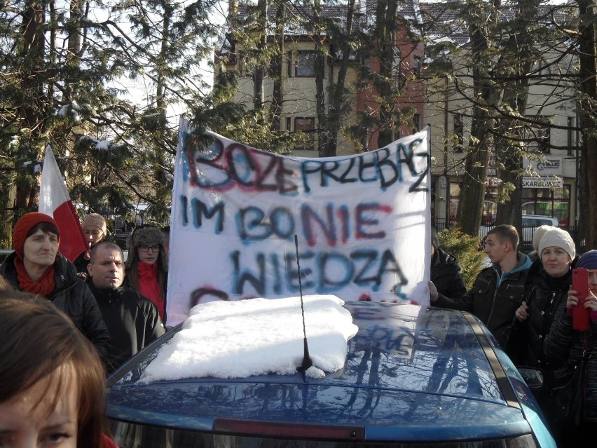 Protest w Żywcu przeciwko likwidacji szkół