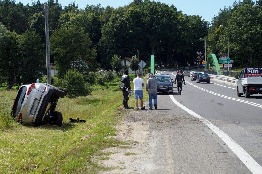 Na drodze trasie Słupsk-Ustka doszło do kolizji trzech aut....