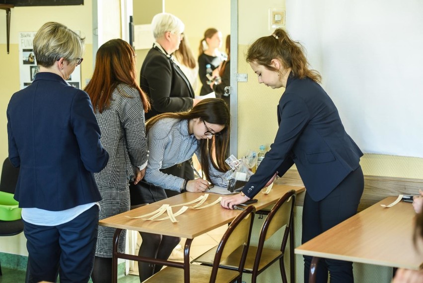 3. Pracuj systematycznie, rozwiązuj codziennie choćby kilka...