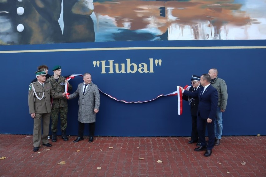 Hubal upamiętniony w gminie Radoszyce. Odsłonięty mural i wspomnienia w Zychach