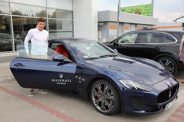 "Lewy" był też widziany za kierownicą Maserati GranTurismo....