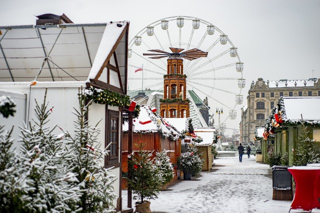20 grudnia 2018 r. w Poznaniu spadł śnieg, co ucieszyło najmłodszych, ale i dodało miastu uroku. Wszyscy mieli nadzieję, że w tak bajkowej scenerii przyjdzie poznaniakom cieszyć się świętami, ale niestety śnieg błyskawicznie stopniał. Zobacz jak wygląda Poznań w zimowej scenerii --->