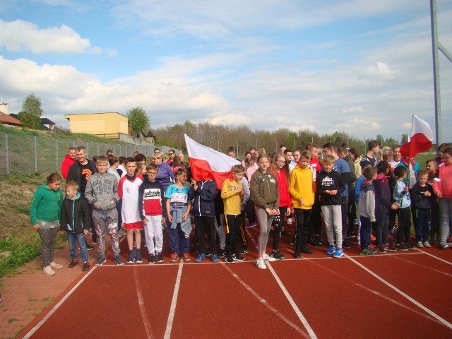 Mieszkańcy Wieniawy pobiegli w patriotycznym biegu.