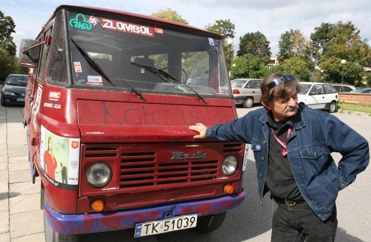 Pies, rekin i inne cuda. Zobacz jakie nietypowe auta jeżdżą...