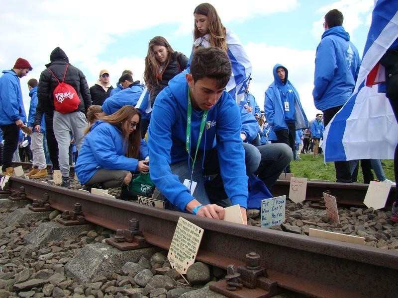 26 Marsz Żywych przeszedł z byłego niemieckiego obozu Auschwitz I do Auschwitz II Birkenau