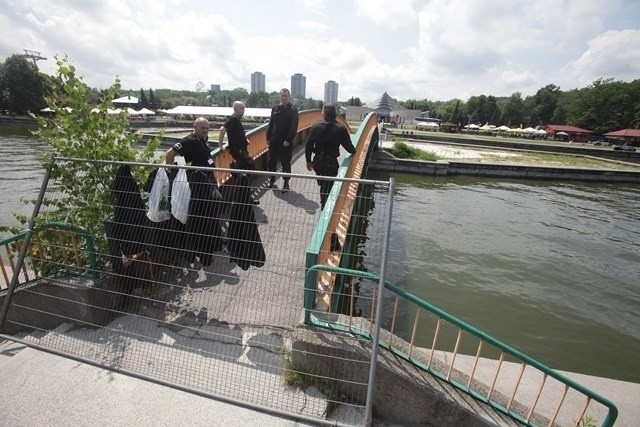 Konwencja PO w Chorzowie: Policja zabezpiecza Park Śląski