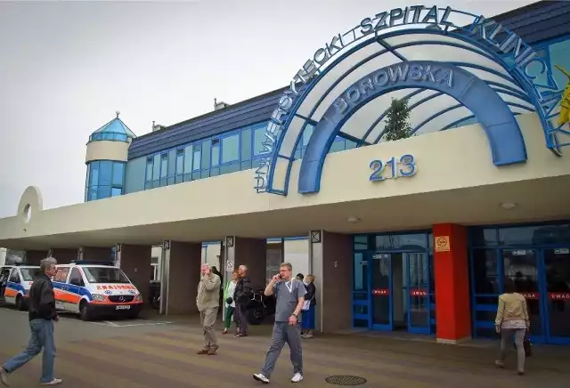 Uniwersytecki Szpital Kliniczny we Wrocławiu wprowadził ograniczenia w odwiedzinach pacjentów.