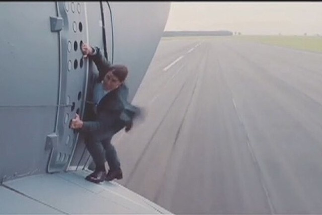 Tom Cruise na planie "Mission Impossible - Rogue Nation" (fot. CNN Newsource/x-news)
