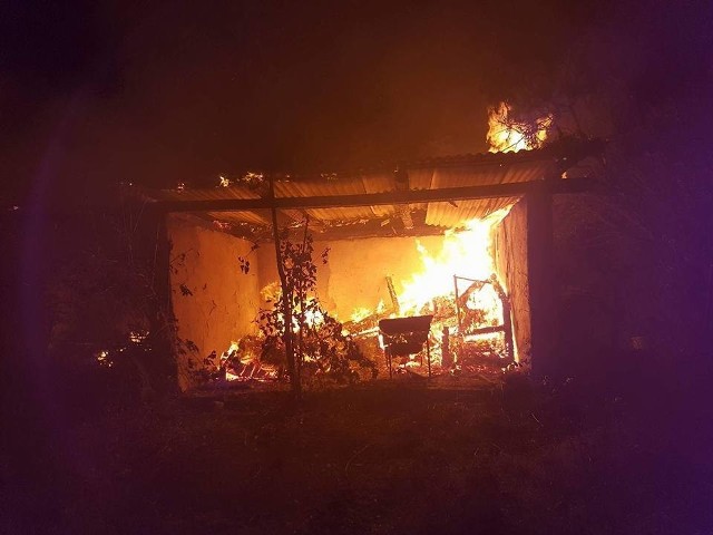 Pożar w BędzineZobacz także: Pożar stodoły w Konikowie pod Koszalinem. W akcji osiem zastępów straży