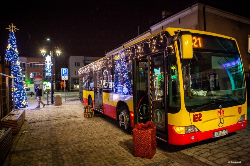 Kraśnik. Kolędowanie, wigilijny poczęstunek oraz odwiedziny Świętego Mikołaja. Za nami spotkanie wigilijne kraśniczan. Obejrzyj fotorelację