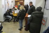 Prawie dwa tysiące obywateli Ukrainy otrzymało już numer PESEL w Radomiu. W Wydziale Spraw Obywatelskich są mniejsze kolejki