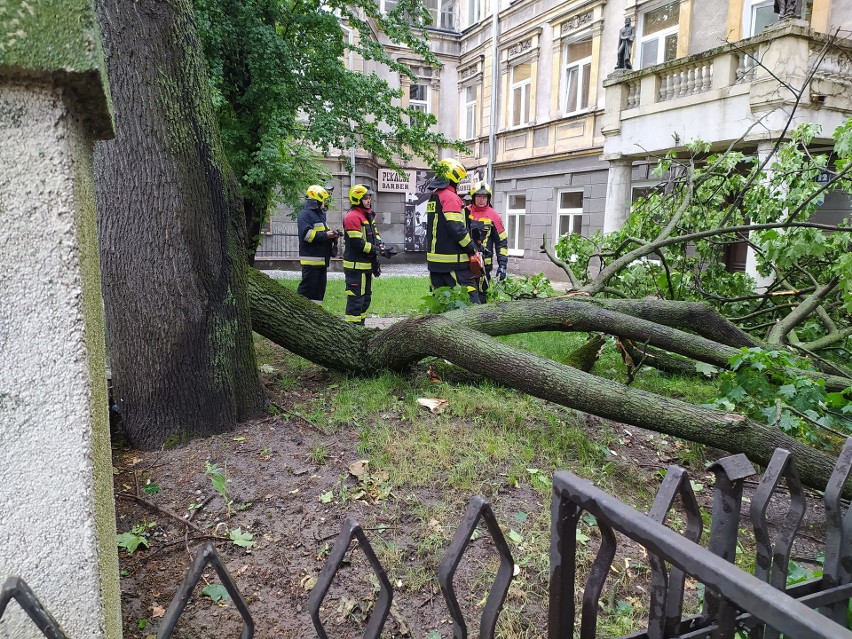 Ulewa w Lublinie. Lubelscy strażacy podsumowali interwencje po burzy z gradem