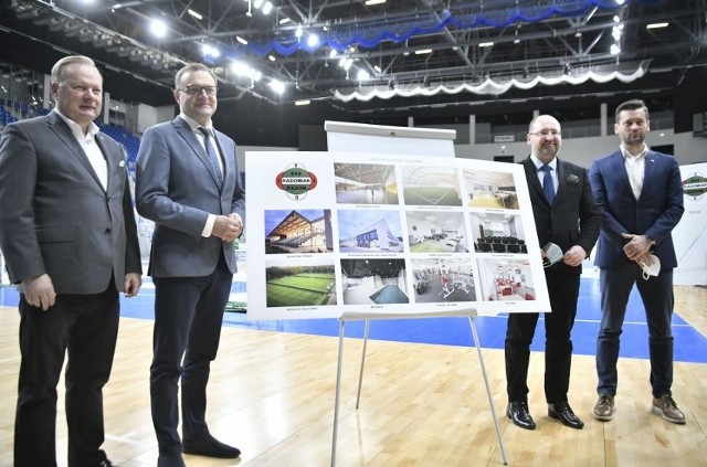 Tak w lutym władze Radomia, minister sportu Kamil Bortniczuk i europoseł Adam Bielan prezentowali plany Akademii Piłkarskiej na Koniówce w Radomiu. Teraz stanie się to faktem.