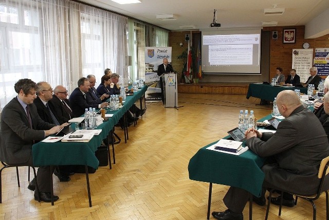 Radni powiatu niżańskiego większością głosów uchwalili ambitny budżet dla Powiatu Niżańskiego na 2019 rok