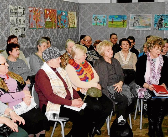 Uczestnicy spotkania inaugurującego działalność klubu seniora