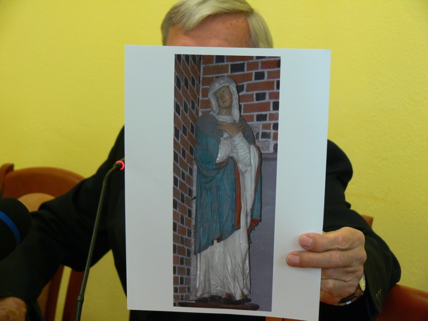W remoncie jest XV-wieczna figura Matki Boskiej Bolesnej.