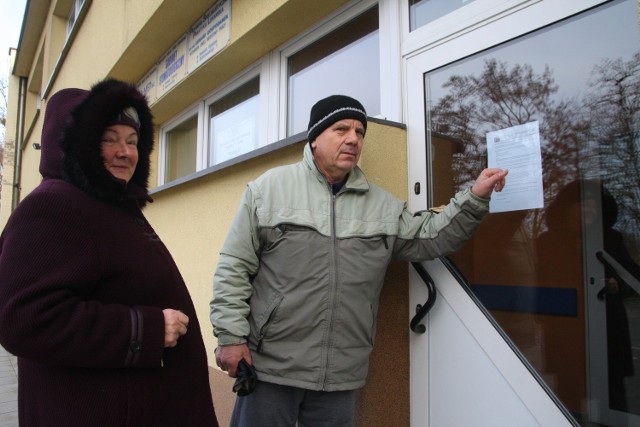 Na drzwiach przychodni w Tarnowie Opolskim wisiała kartka, wyjaśniająca powody, dla których lekarze zrzeszeni w Porozumieniu Zielonogórskim zamknęli przychodnie.