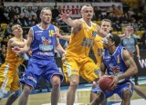 Energa Basket Liga. Asseco Gdynia po dogrywce przegrało punktem z BM Slamem Stalą Ostrów Wlkp