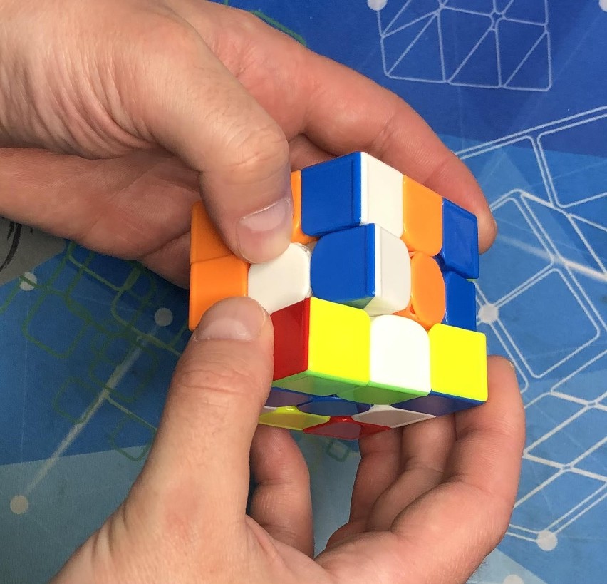 Trwa Puchar Polski Online w układaniu kostki Rubika. Podczas pandemii zawody przeniosły się do sieci
