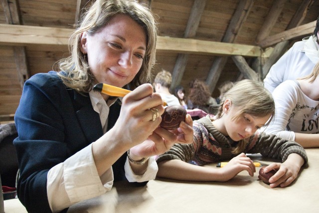 Podczas niedzielnej imprezy w muzeum w Swołowie każdy chętny będzie mógł nauczyć się tradycyjnych metod barwienia wielkanocnych jajek.