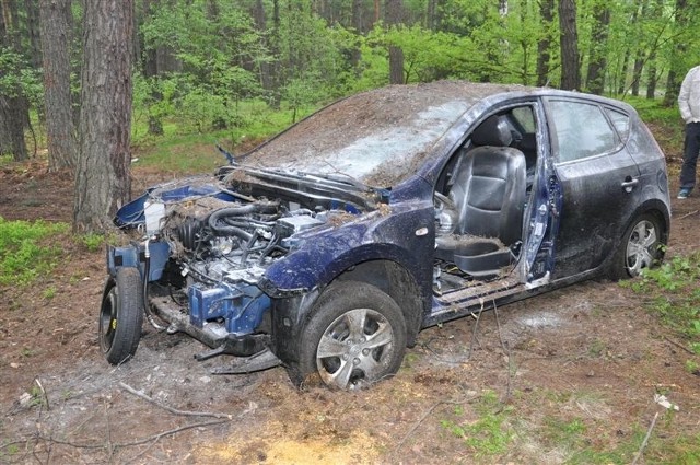 Auto znaleziono w kompleksie leśnym między Fidestem a Kamieńczykiem