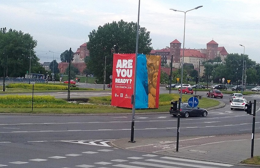 Pierwsze billboardy ŚDM na ulicach Krakowa [ZDJĘCIA]