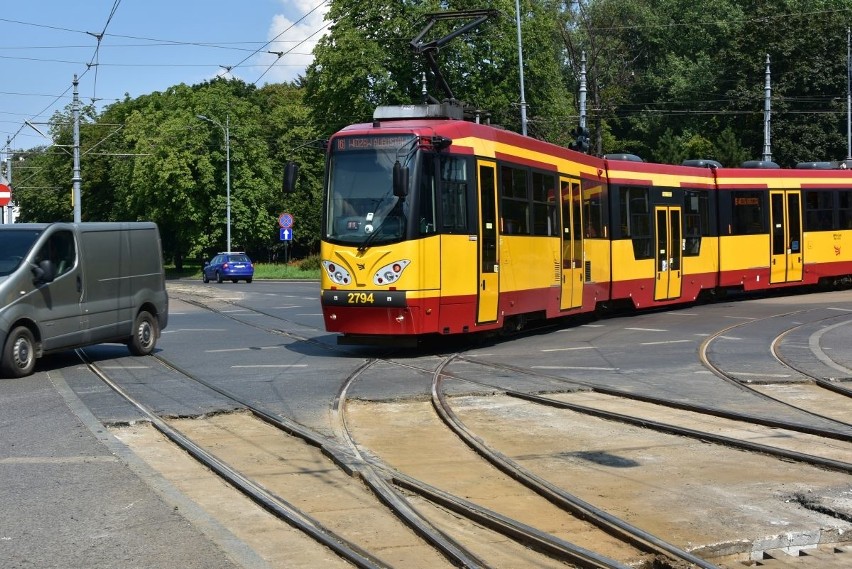 Jedno z najruchliwszych skrzyżowań Łodzi – Zachodniej i...