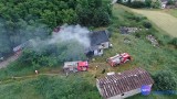 Pożar budynku w powiecie włocławskim. 8 zastępów straży pożarnej w akcji [zdjęcia]