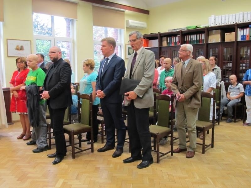 Wrocław: Arcybiskup Józef Kupny odwiedził dziecięcą klinikę przy Bujwida (ZDJĘCIA)