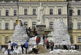 Doradca prezydenta Ukrainy: Rosja przerzuca część wojsk spod Kijowa do Donbasu