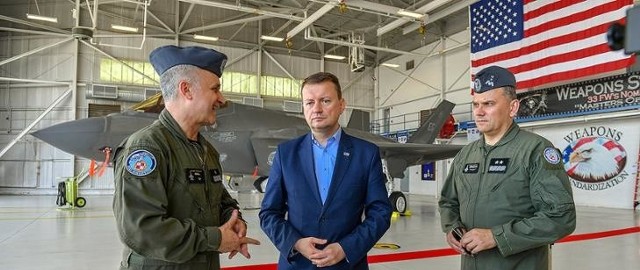 Samolot F-35 mają trafić do Łasku - zapowiedział Mariusz Błaszczak