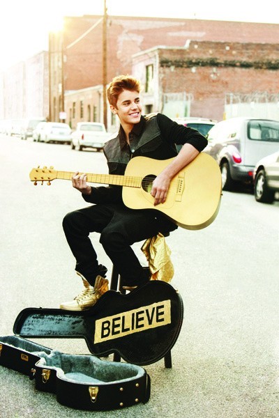Justin Bieber jest ulubieńcem milionów nastolatek. Sam skończył 19 lat niedawno, bo 1 marca, kiedy koncertował w Anglii.