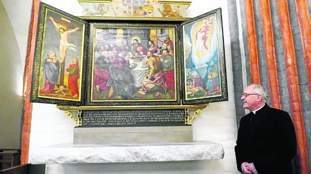 Po remoncie w koszalińskiej katedrze pojawił się malarski tryptyk „Ostatnia wieczerza”. Ten XVI-wieczny obraz wcześniej wisiał w parafii w Łęknie. Wczoraj zaprezentował go bp Edward Dajczak 