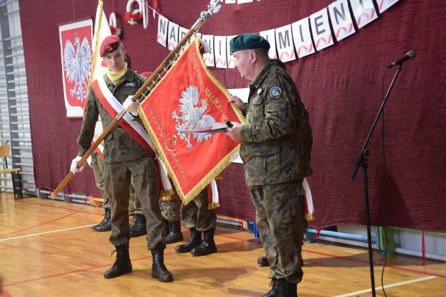 Nadanie imienia Armii Krajowej Szkole Podstawowej nr 14 w Tychach