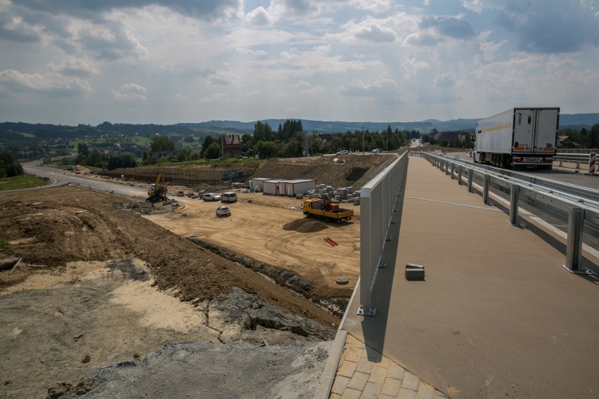 Koniec znienawidzonego przez kierowców skrzyżowania na zakopiance [ZDJĘCIA]