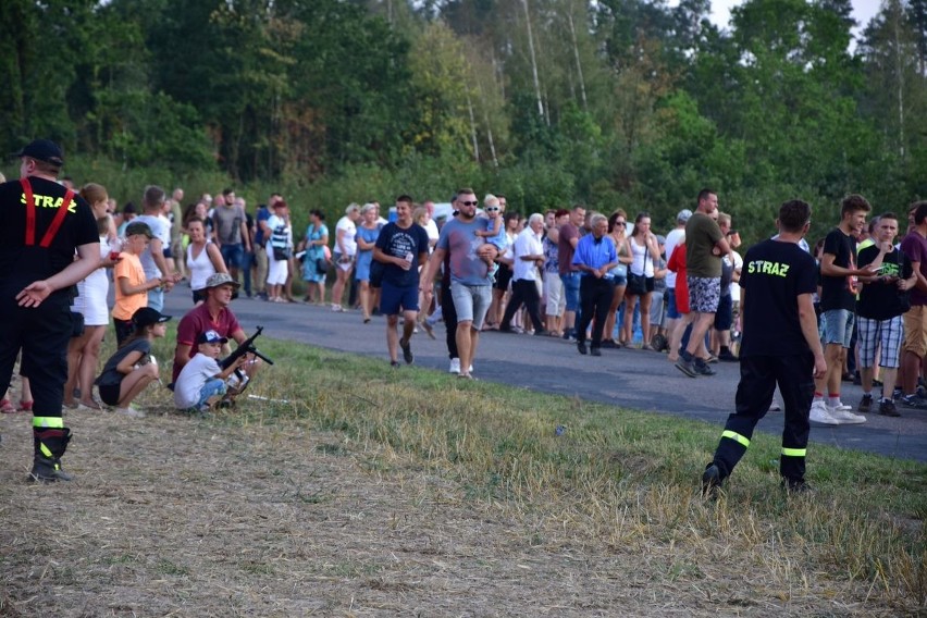 Po inscenizacji pod Krojantami. Bryczka wjechała w ludzi