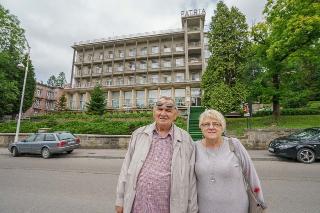 Elżbieta Kotłowska-Braula i jej mąż Stefan przyjechali do Krynicy z Gdańska. Uważają, że Patria powinna odzyskać swój dawny blask.