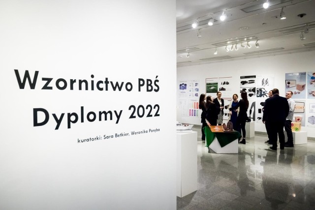 Galerii Miejskiej bwa w Bydgoszczy od 11 lutego do 2 marca prezentowane są Dyplomy 2022 studentów I stopnia Wzornictwa Politechniki Bydgoskiej.