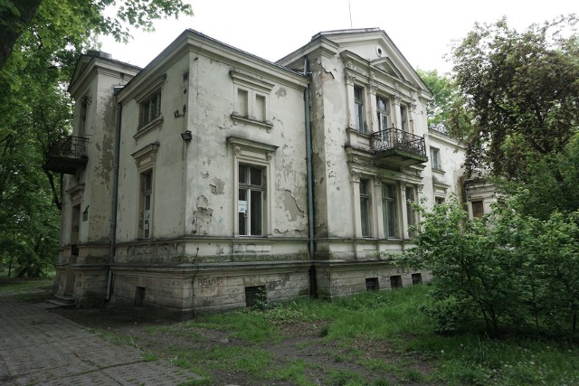 Zabytkowa willa Ludwika Anstadta przy ul. Sędziowskiej 18 w Łodzi na Bałutach