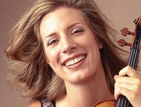 Wirtuozka skrzypiec Elizabeth Pitcairn, to jedna z najsławniejszych i najbardziej uwielbianych solistek Ameryki.