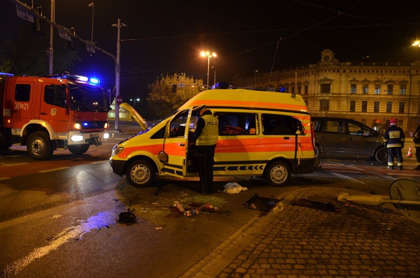 Wypadek karetki, pl. Jana Pawła II, Wrocław, 27.10.2014