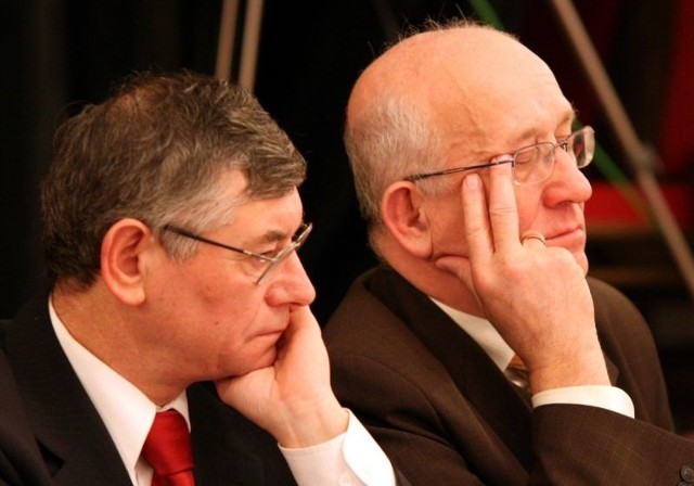 Wiceprzewodniczący Rady Miasta Tarnobrzega Tadeusz Zych (z lewej) oraz przewodniczący Jurad Lubas, z trudem wytrzymywali dyskusję nad budżetem miasta na 2009 rok.