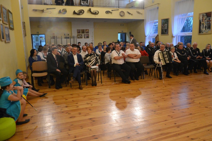 Sala koncertowa wypełniła się widownią.