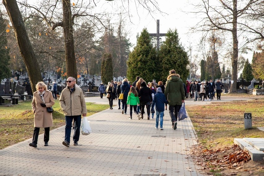 Wielka kwesta na renowację zabytkowych nagrobków na Cmentarzu Farnym w Białymstoku (zdjęcia)
