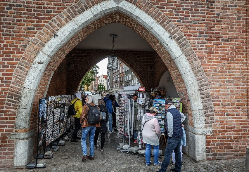 Gdańsk. 22.05.2022 r. Tłumy spacerowiczów na Starym Mieście